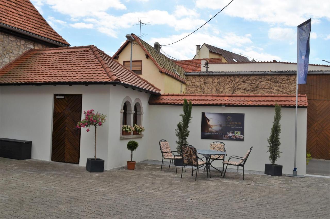 Hofgut Metzler Hotel Gau-Heppenheim Exterior photo